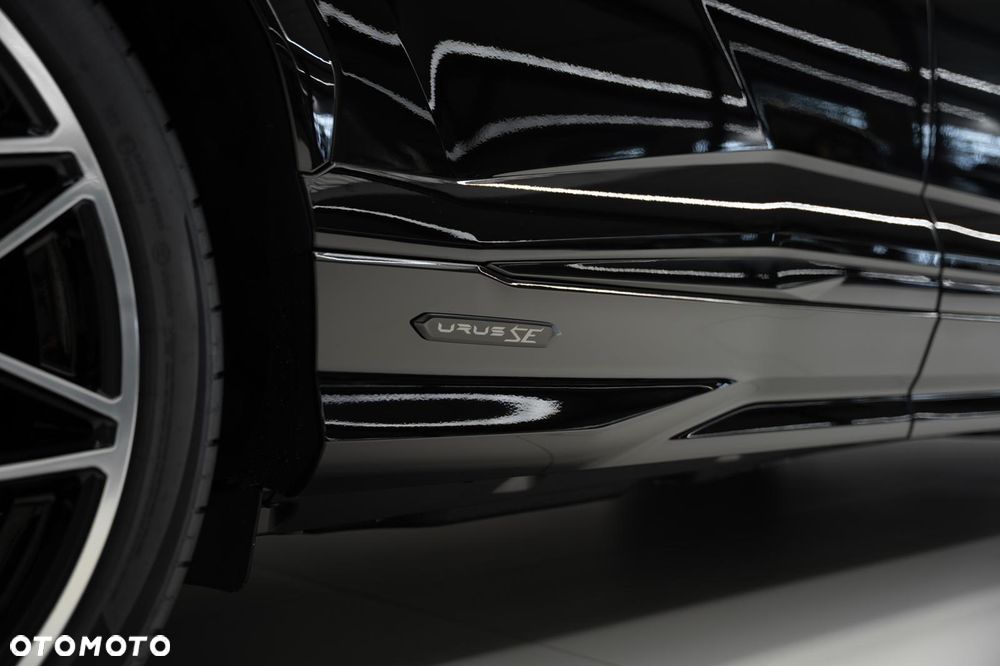 Lamborghini Urus - 12