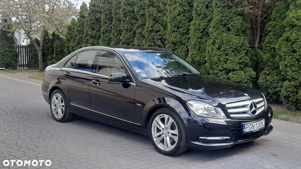 Mercedes-Benz Klasa C 180 CGI BlueEFFICIENCY Avantgarde - 9