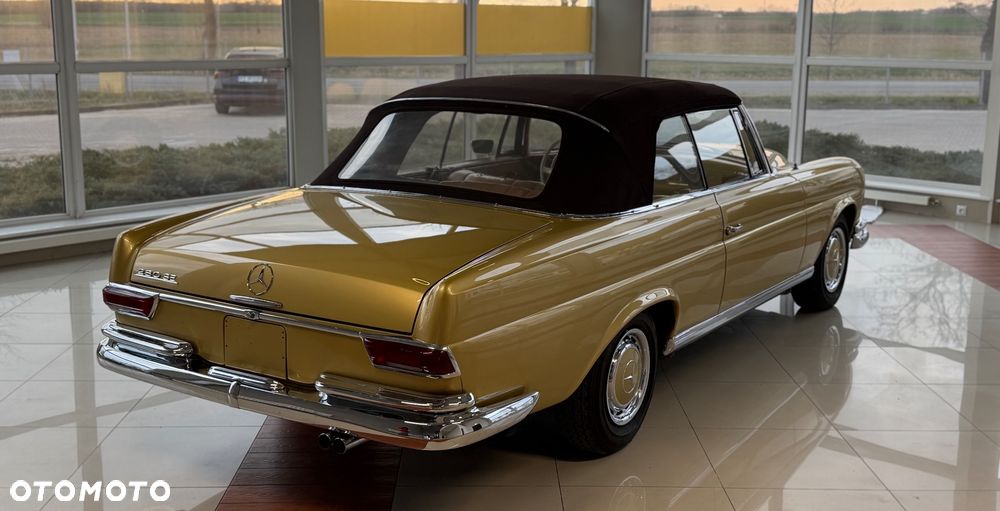 Mercedes-Benz 280 - 7