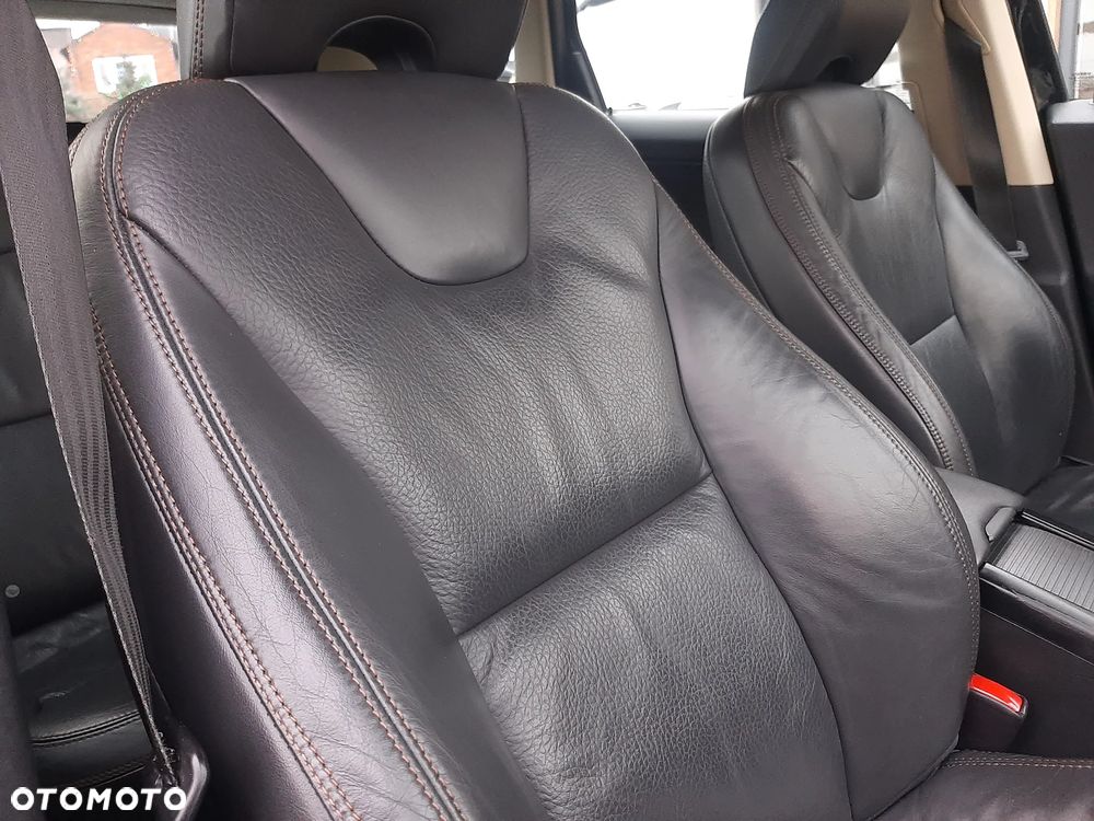 Volvo XC 60 D5 AWD Momentum - 26