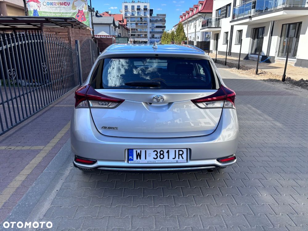 Toyota Auris 1.6 Premium - 12