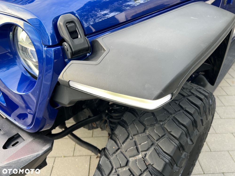 Jeep Wrangler - 23