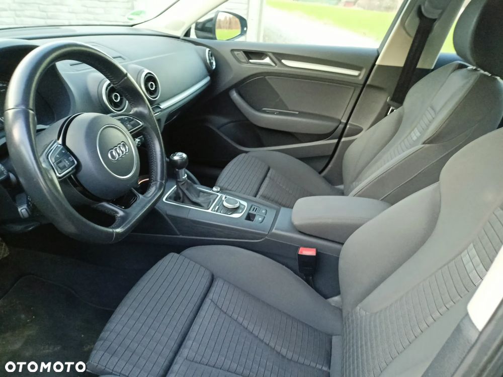 Audi A3 Sportback 1.6 TDI (clean diesel) S line Sportpaket - 3