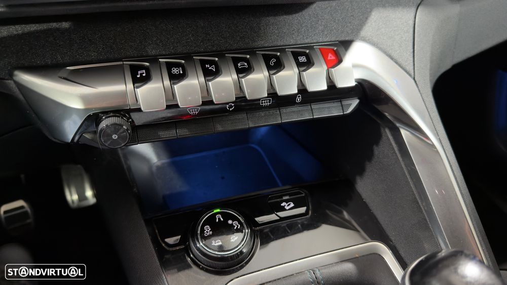 Peugeot 3008 PureTech 130 Stop & Start GPF Crossway - 29