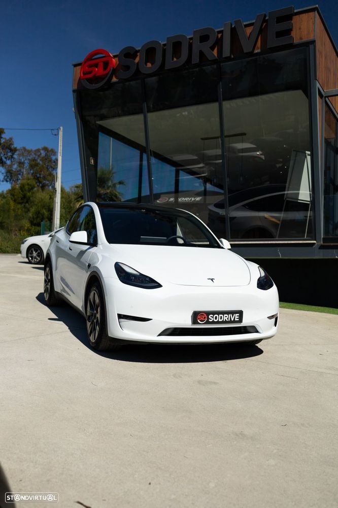 Tesla Model Y Long Range Dual Motor AWD - 17