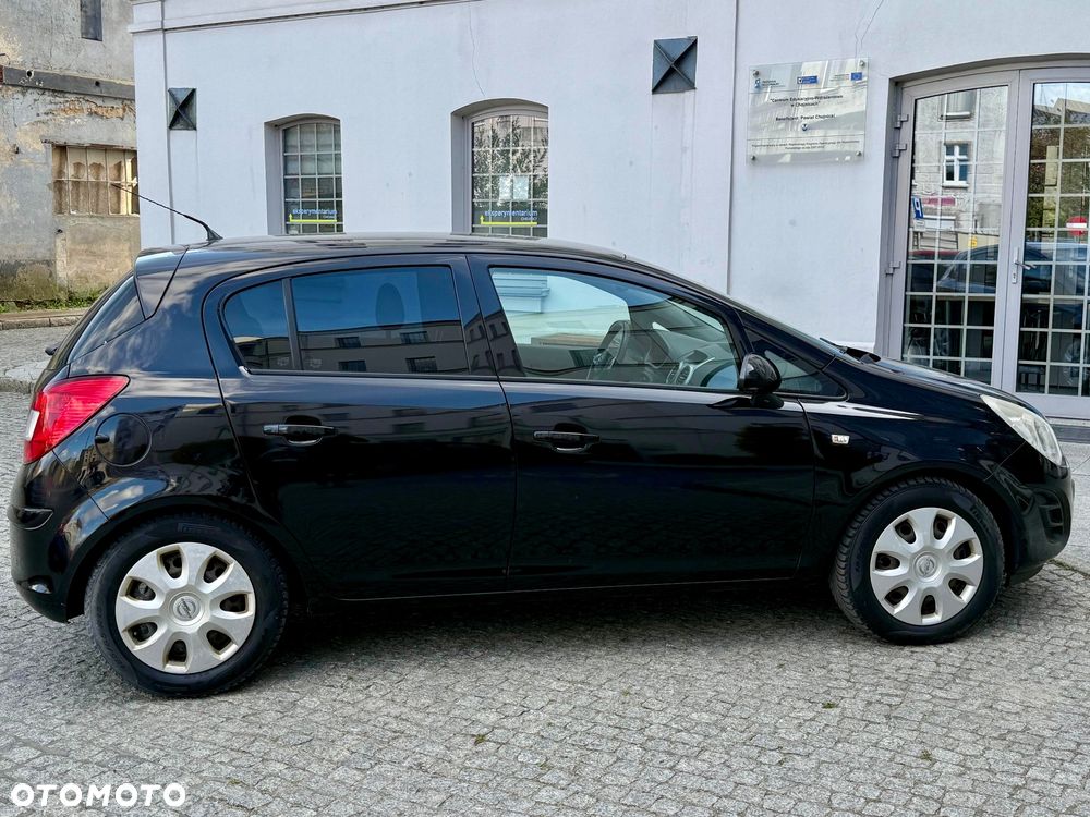 Opel Corsa 1.2 16V Cosmo - 9