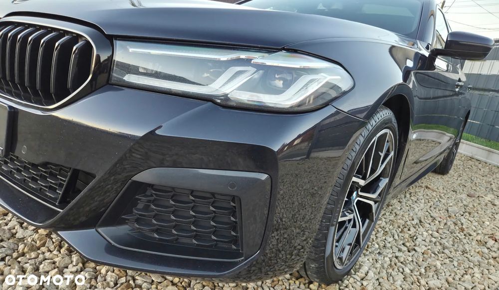 BMW Seria 5 520d xDrive Touring M Sport Edition - 34