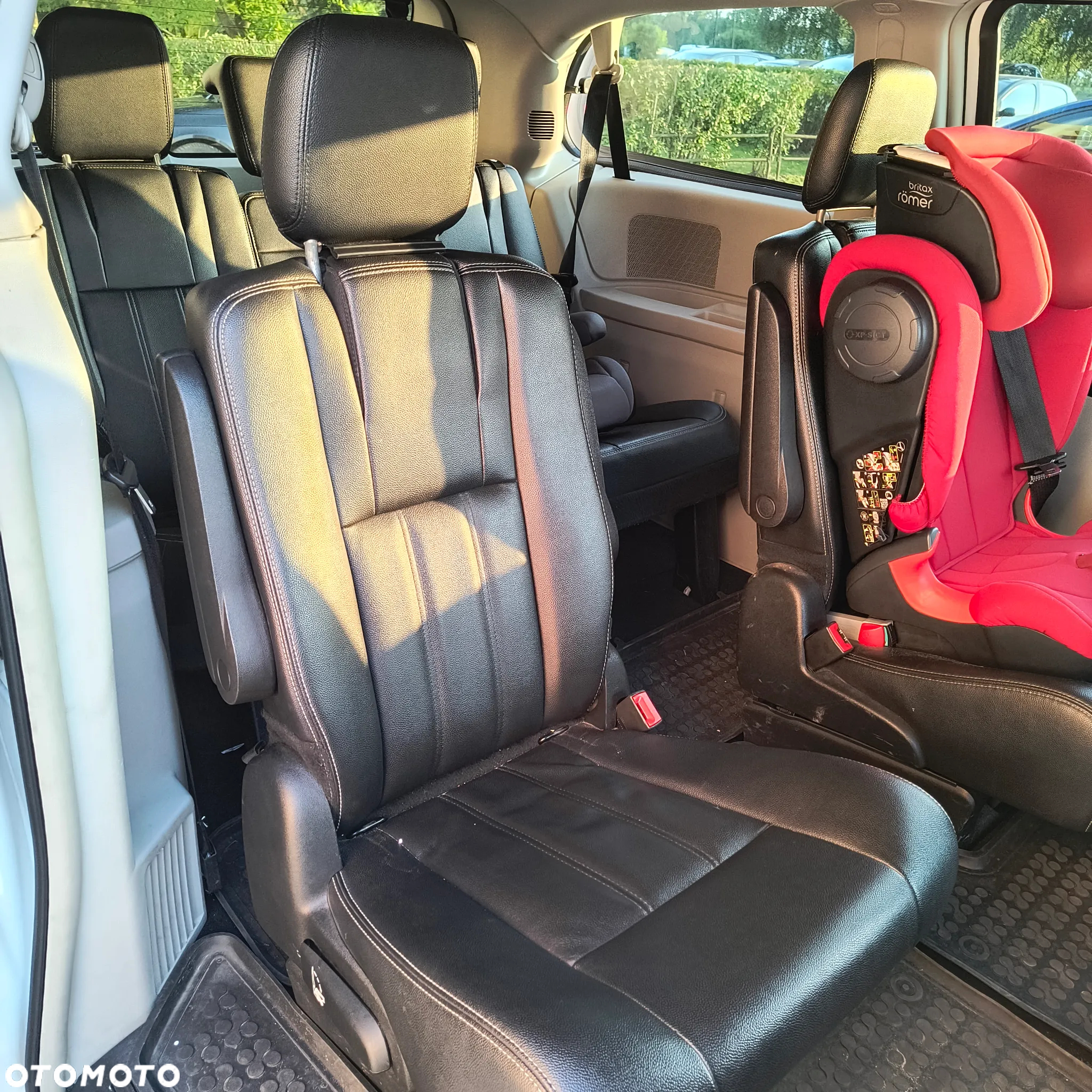 Dodge Grand Caravan - 10