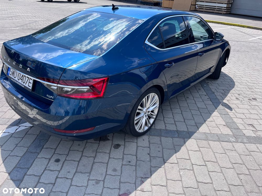 Skoda Superb 2.0 TDI DSG Premium Edition - 6