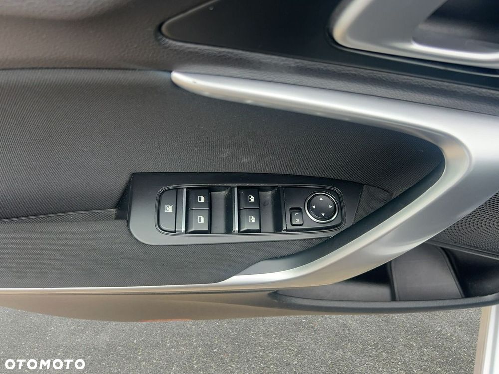 Kia Ceed - 11