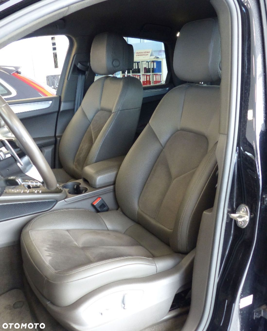 Porsche Macan - 10
