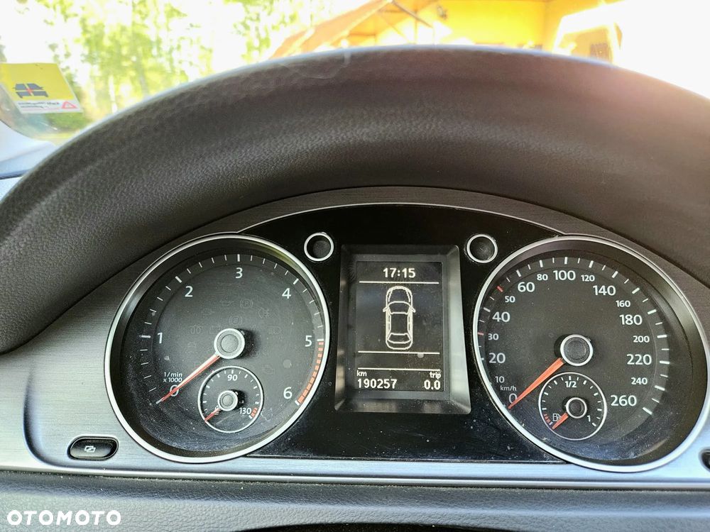 Volkswagen Passat 1.6 TDI DPF BlueMot Comfortline - 19