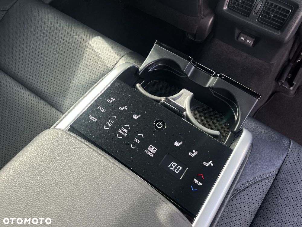 Toyota Camry - 14