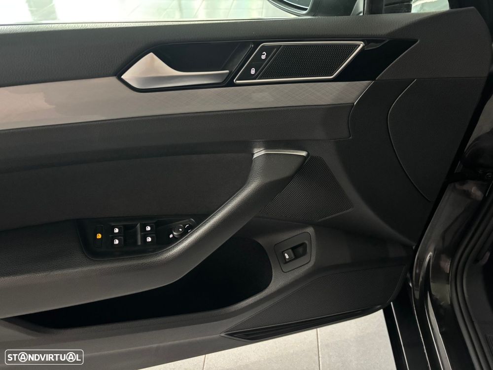 VW Passat 2.0 TDI Business DSG - 17