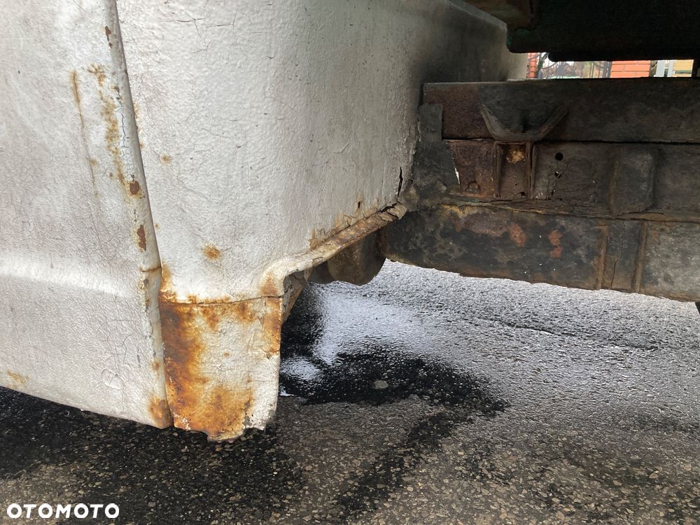 Mercedes-Benz 410 - 17