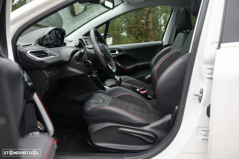 Peugeot 208 1.2 PureTech GT Line - 18