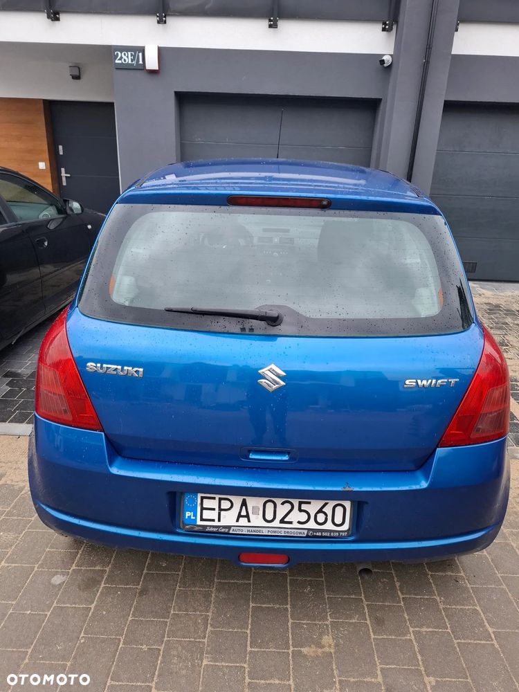 Suzuki Swift - 4