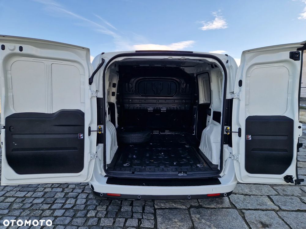 Fiat Doblo Furgon 3 Osobowy - 9