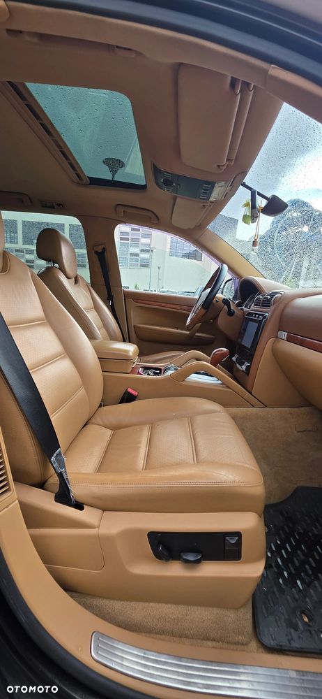 Porsche Cayenne - 8