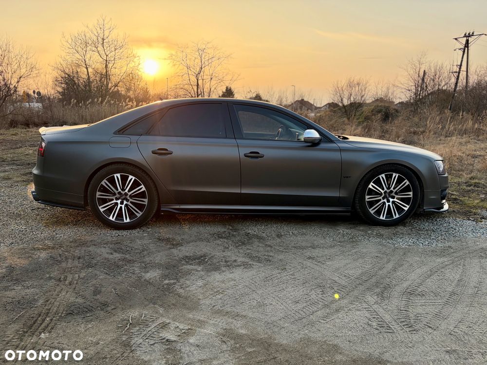 Audi S8 - 16
