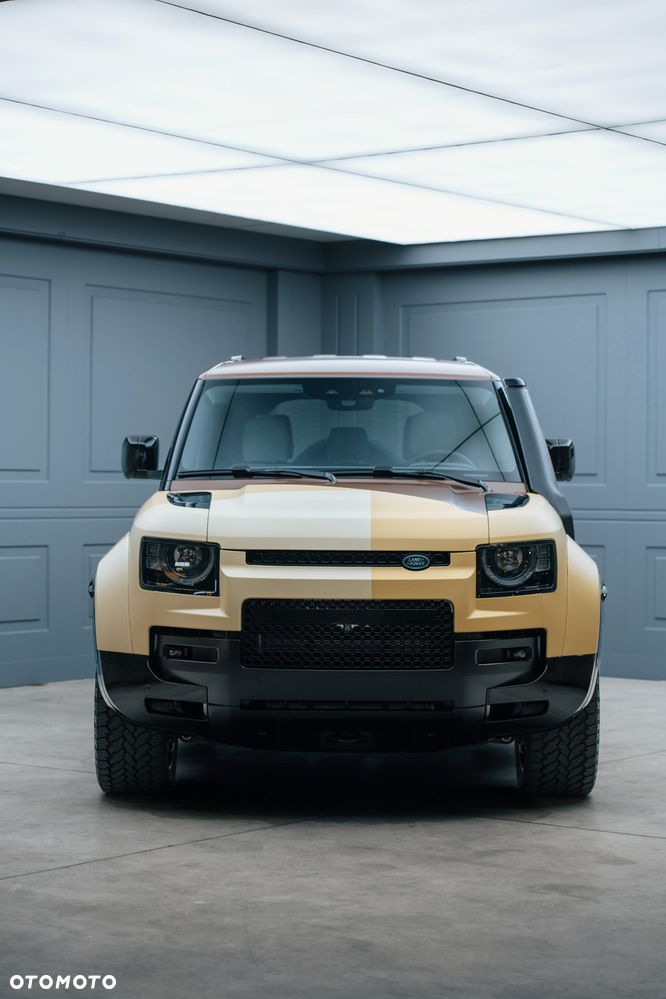 Land Rover Defender - 3