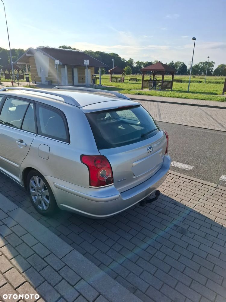 Toyota Avensis - 9