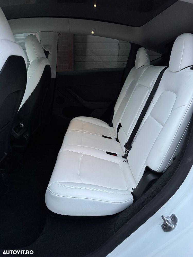 Tesla Model Y RWD - 16