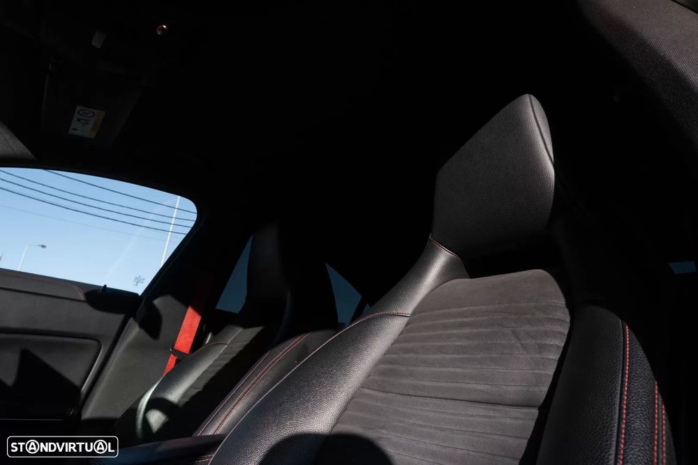 Mercedes-Benz CLA 45 AMG 4-Matic - 30