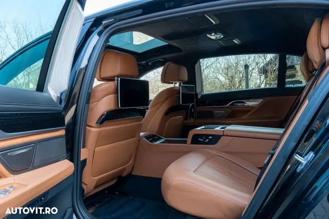 BMW Seria 7 740Le xDrive iPerformance - 13