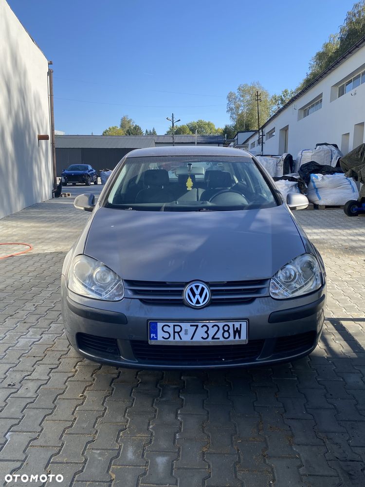 Volkswagen Golf - 1