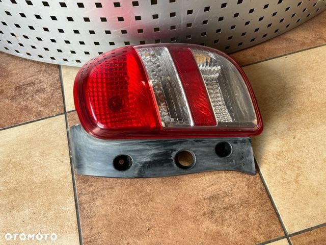 LAMPA TYŁ TYLNA PRAWA NISSAN MICRA K13 - 2
