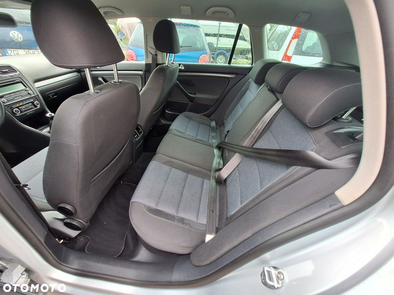 Volkswagen Golf 1.6 TDI DPF Style - 21