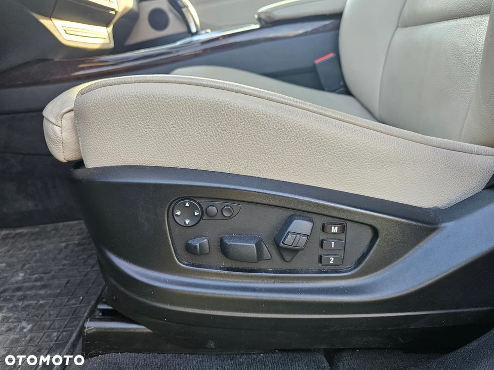 BMW X5 5.0i xDrive - 25
