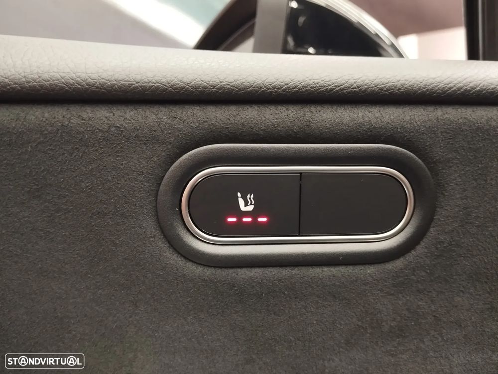 Mercedes-Benz A 250 Limousine e AMG Line - 19