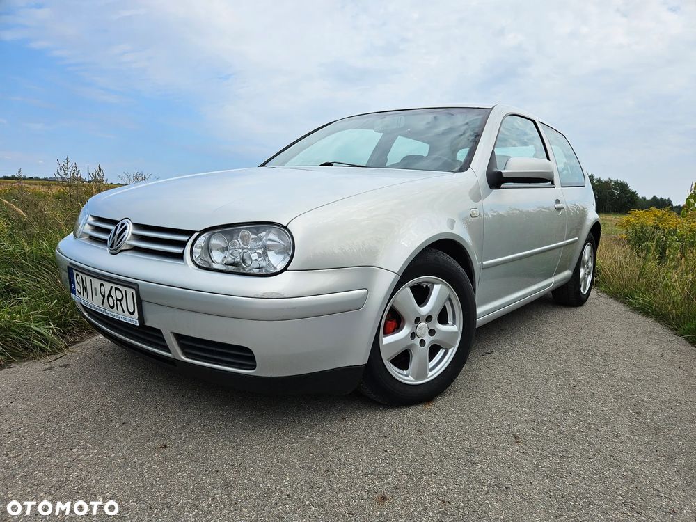 Volkswagen Golf 1.6 Highline - 1