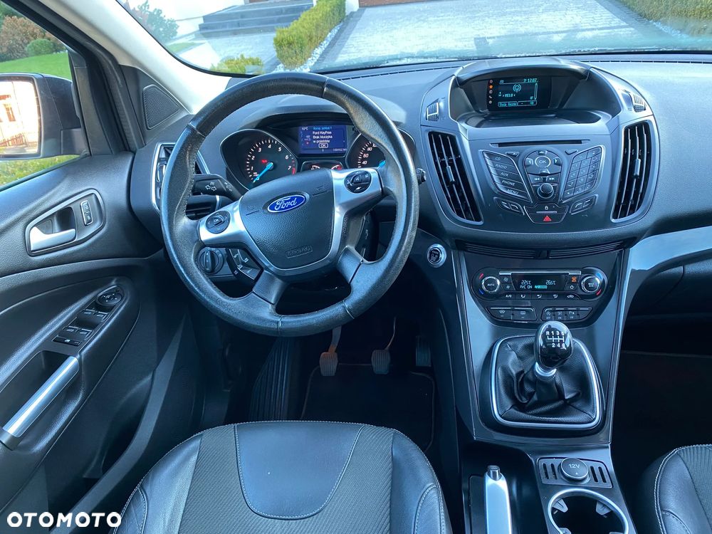 Ford Kuga 1.5 EcoBoost 2x4 Titanium - 5