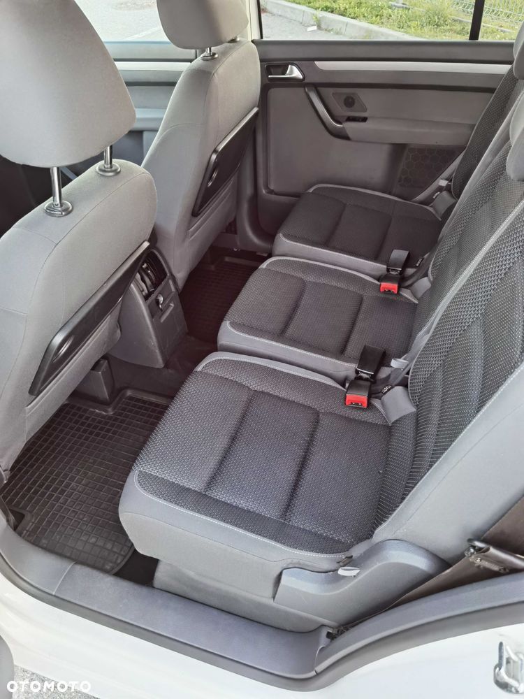 Volkswagen Touran - 7