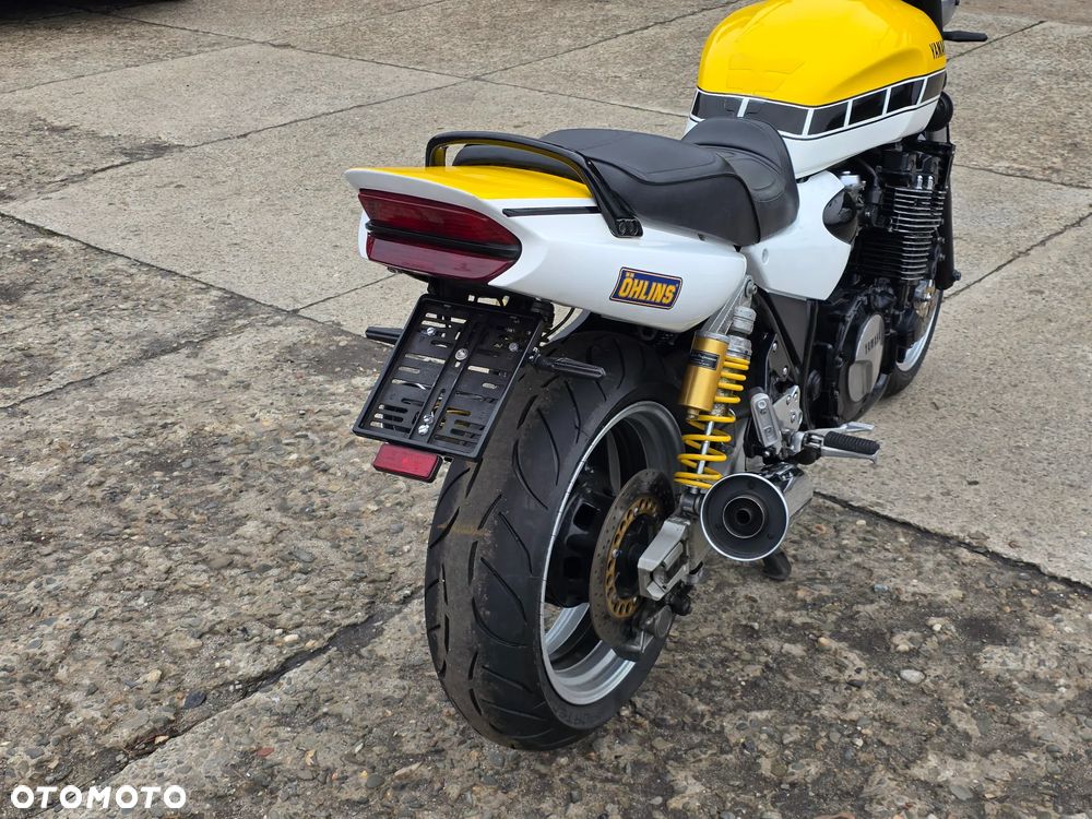 Yamaha XJR - 9