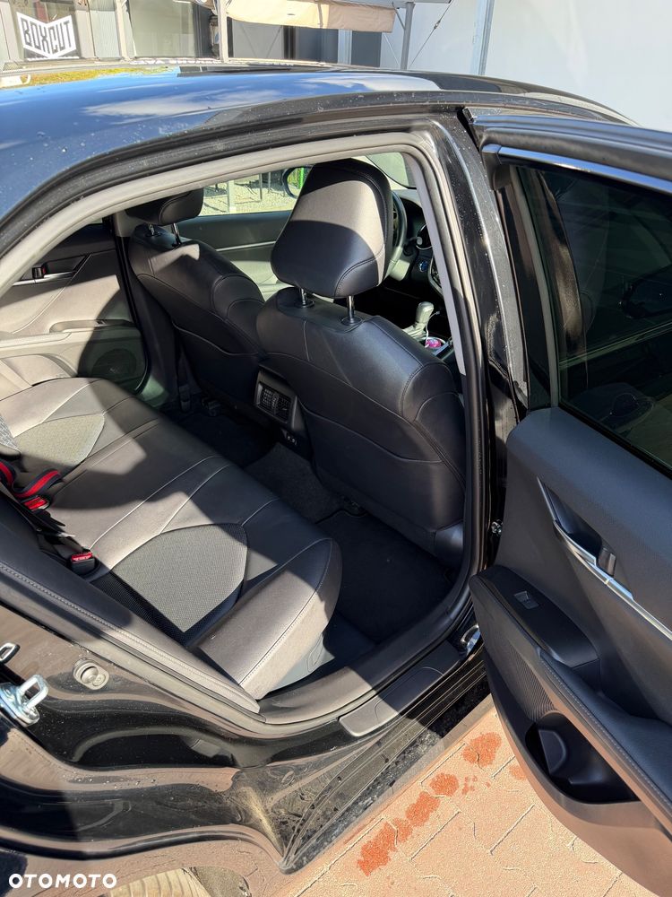 Toyota Camry 2.5 Hybrid Executive CVT - 8