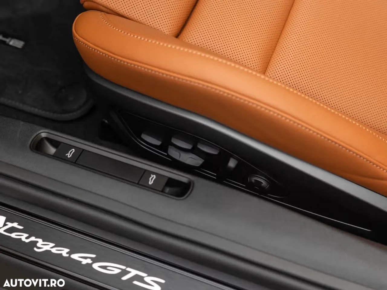 Porsche 911 Targa 4 GTS PDK - 23