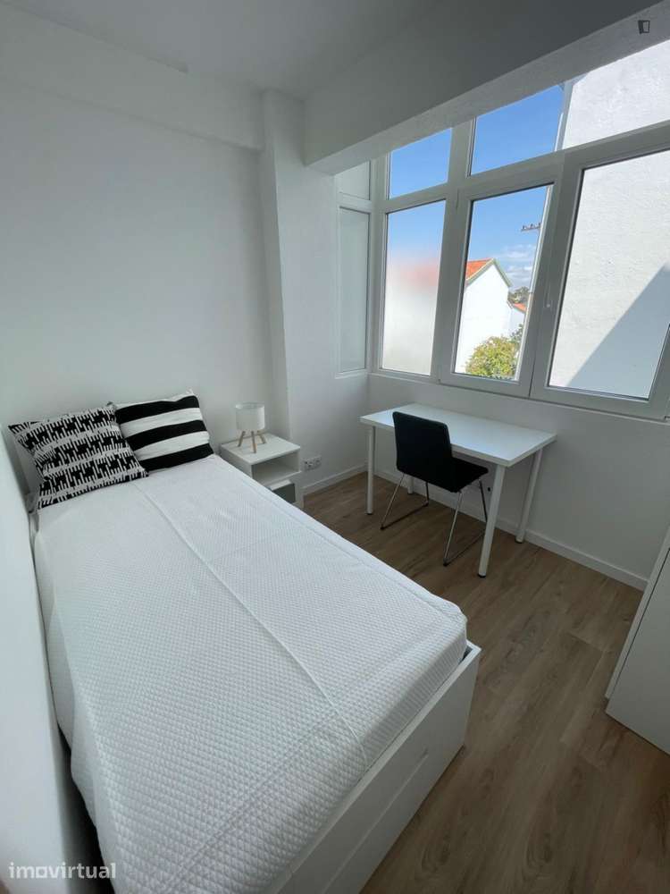 Quarto - localizado em Oeiras Lisbon - Grande imagem: 2/6