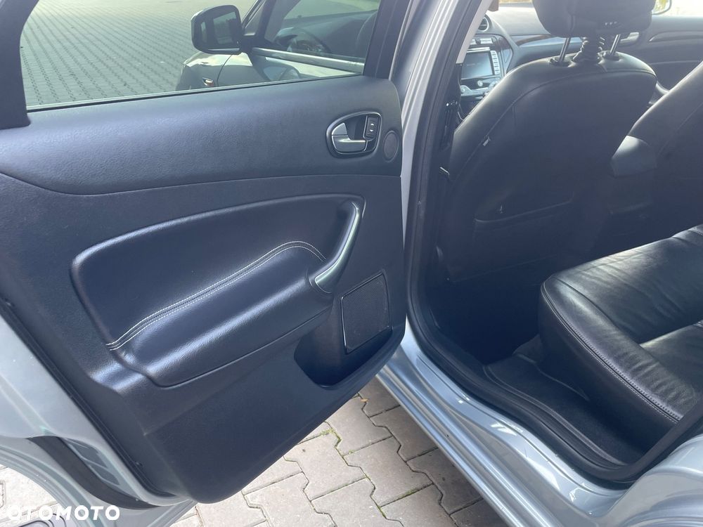 Ford Mondeo 2.3 Ghia X - 22
