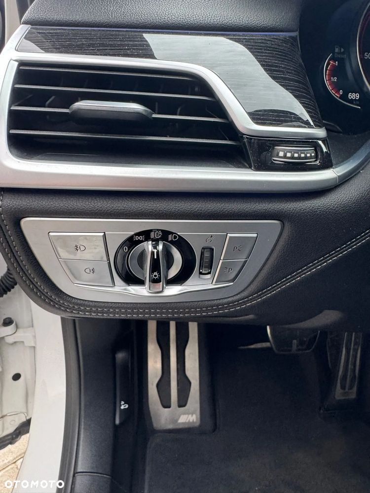 BMW Seria 7 730d xDrive - 14