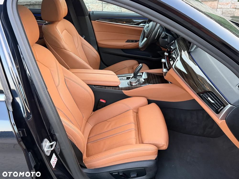 BMW Seria 5 520d M Sport Edition - 10