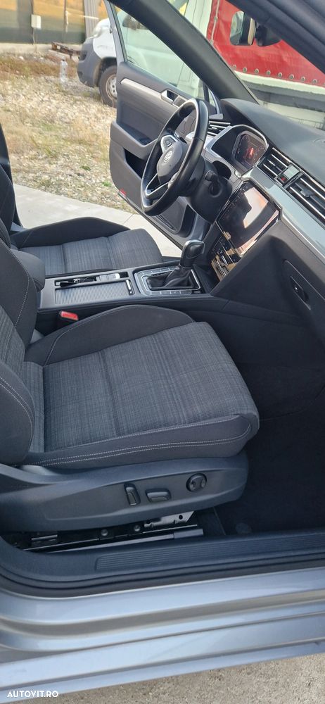Volkswagen Passat - 8