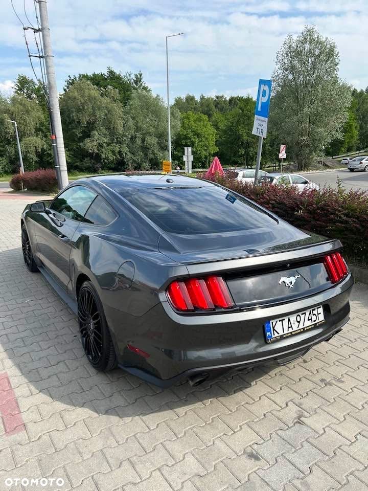 Ford Mustang - 2