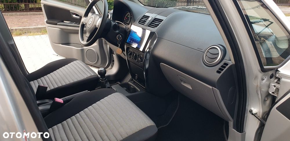 Suzuki SX4 1.6 VVT 4x4 Comfort - 10
