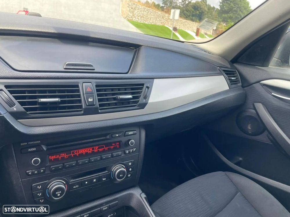 BMW X1 18 d sDrive - 13