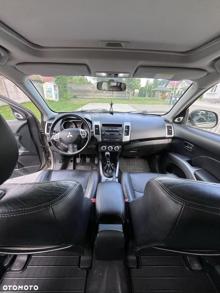 Mitsubishi Outlander - 5