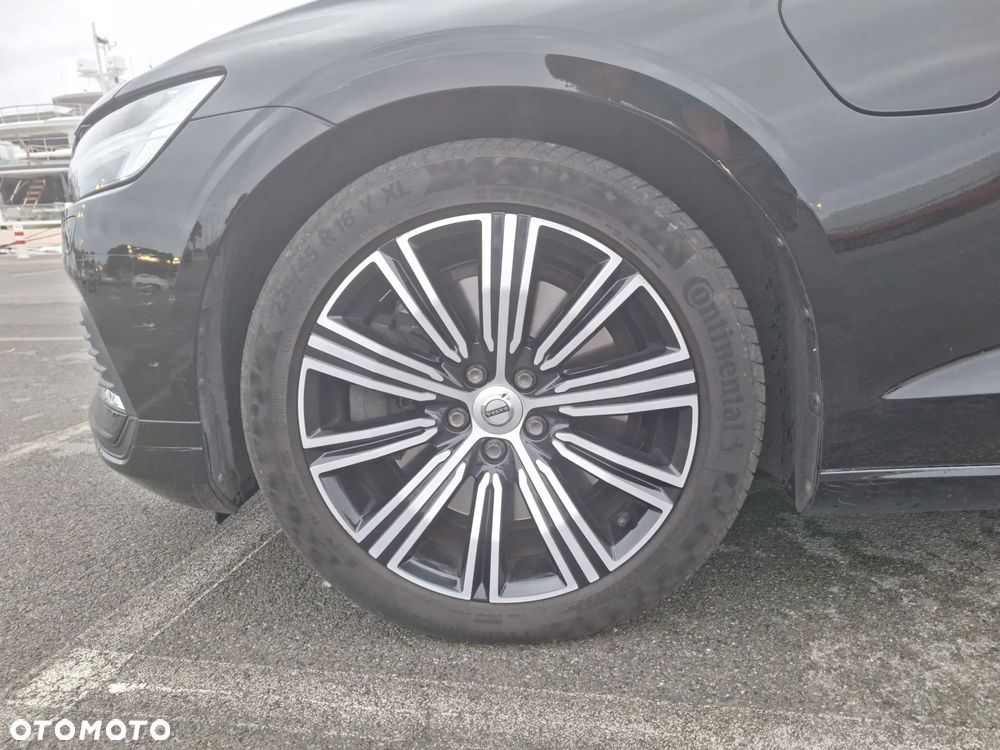 Volvo V60 T8 AWD Plug-In Hybrid Inscription - 9
